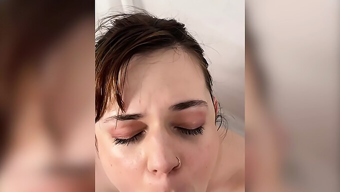 Blowjob Pov Dan Deepthroat Dari Remaja Coklat Yang Cantik